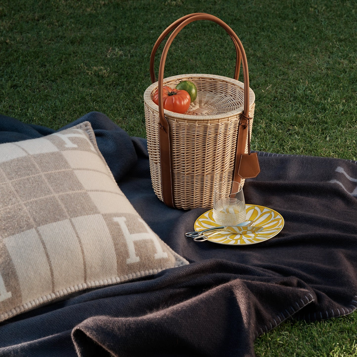 H Design Cushion | Dépaysement™