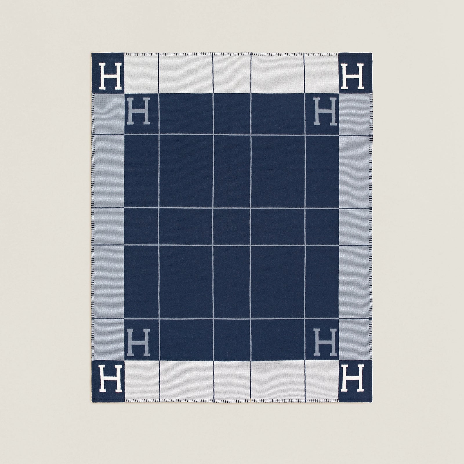 H Design Blanket | Dépaysement™